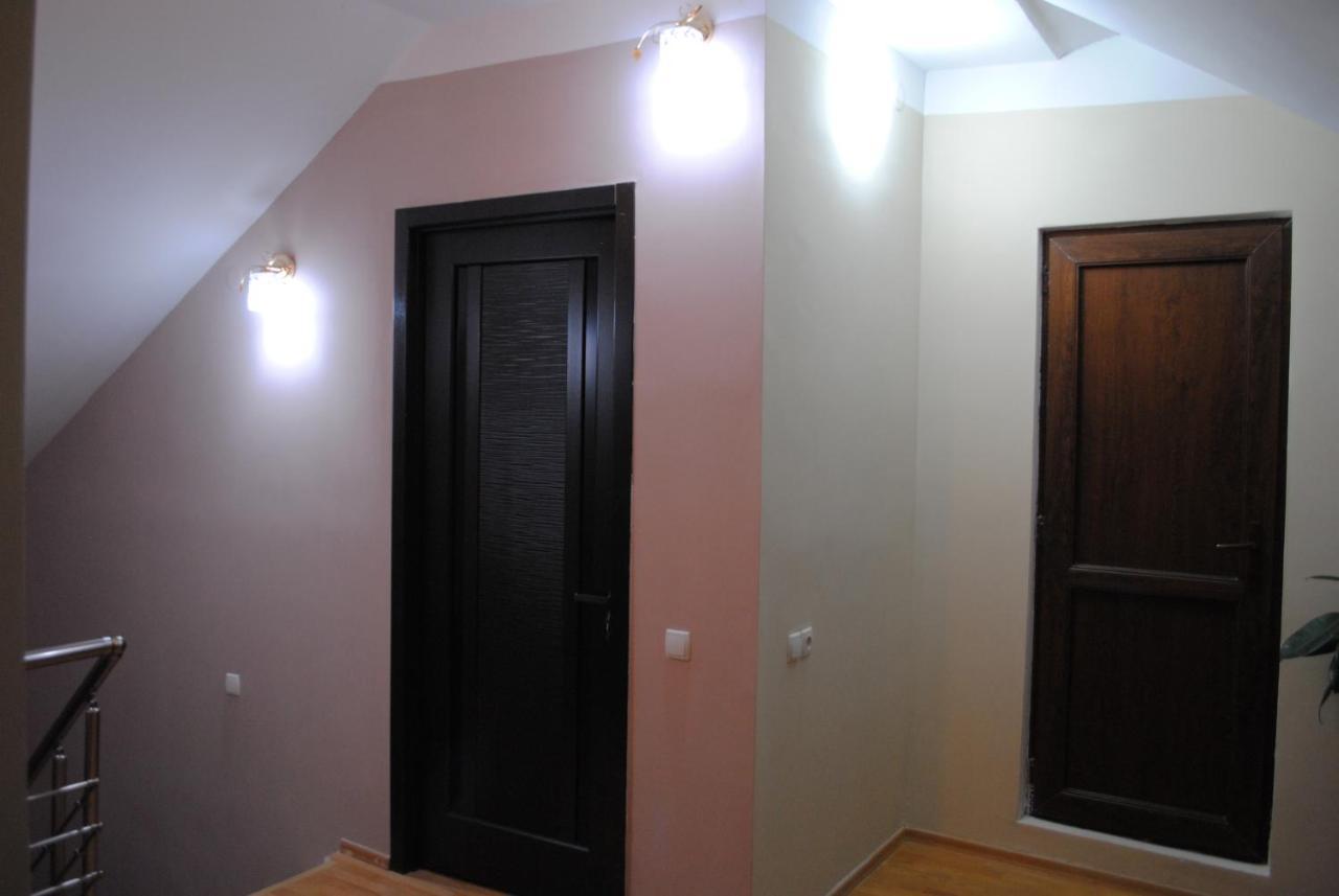 Family Guesthouse - Macharashvili Tbilisi Eksteriør billede