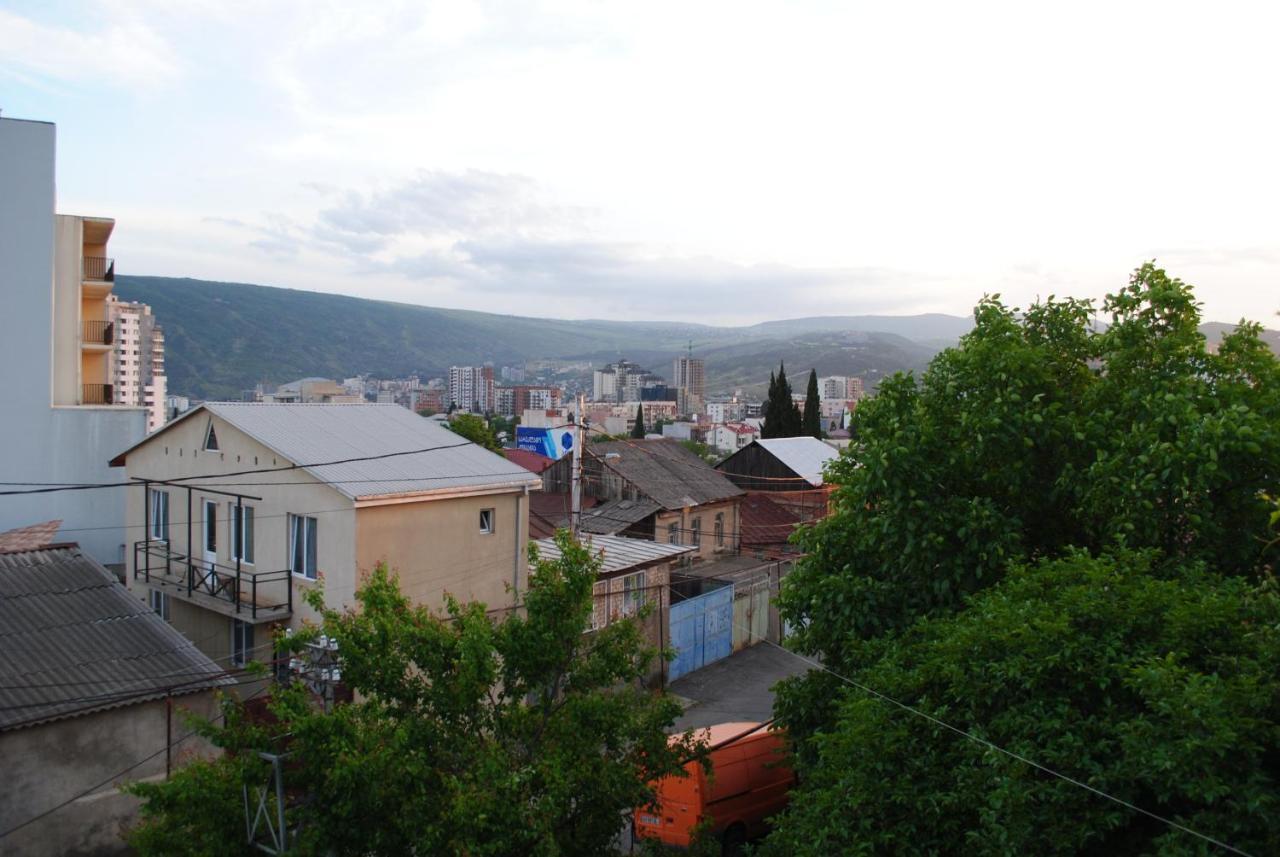Family Guesthouse - Macharashvili Tbilisi Eksteriør billede