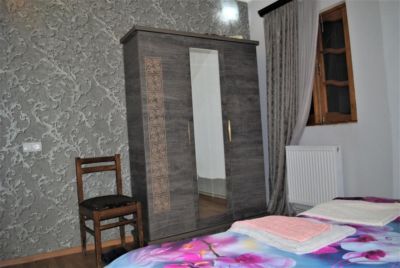 Family Guesthouse - Macharashvili Tbilisi Eksteriør billede
