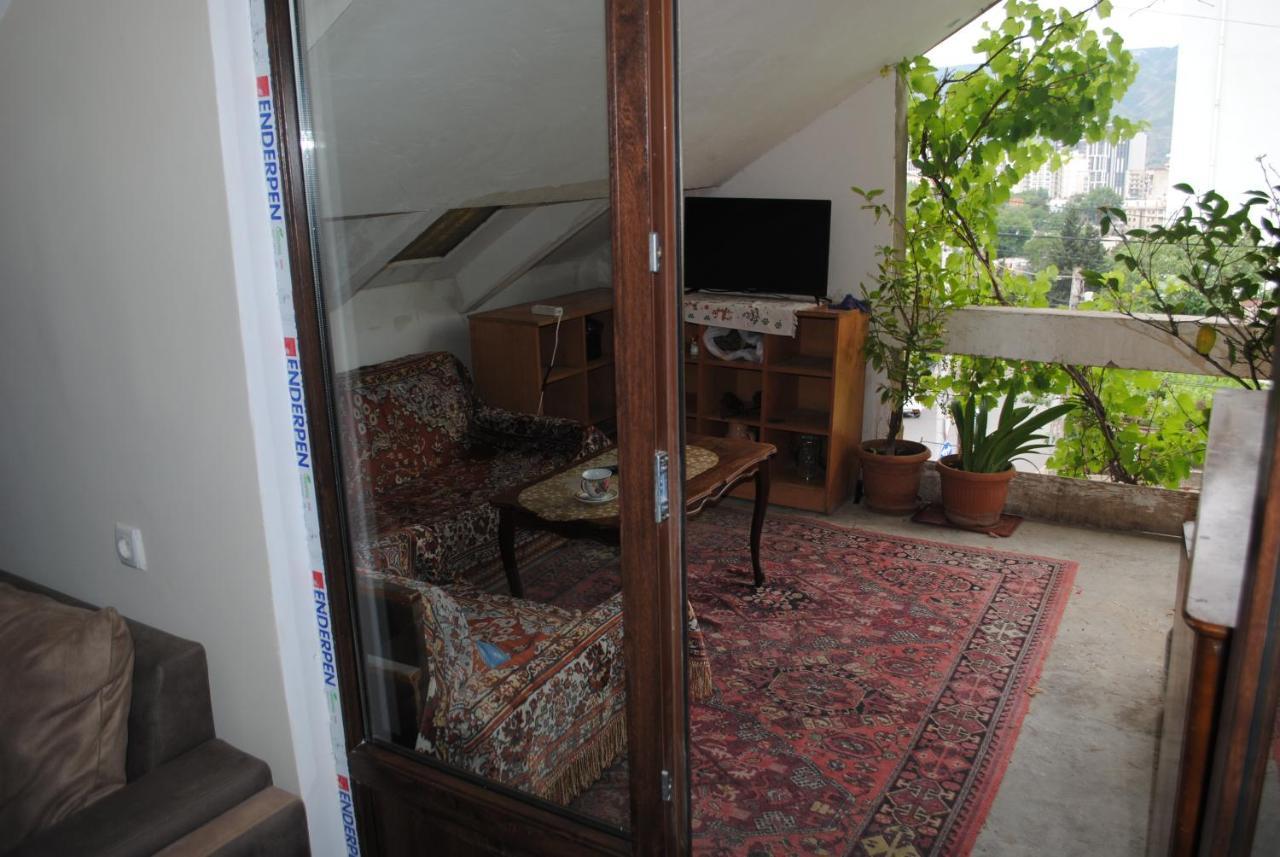 Family Guesthouse - Macharashvili Tbilisi Eksteriør billede