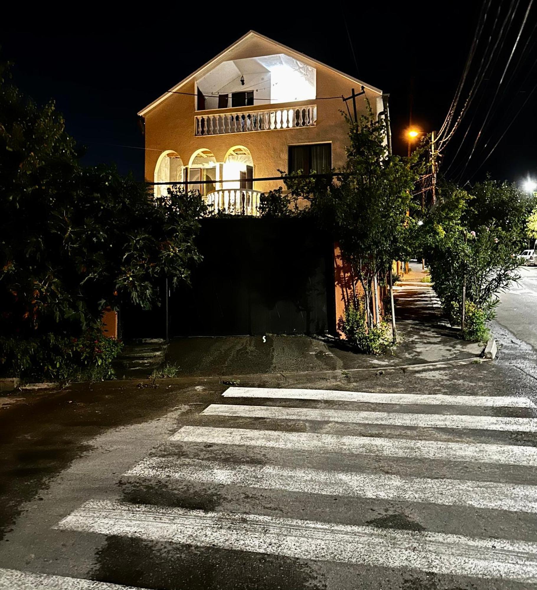 Family Guesthouse - Macharashvili Tbilisi Eksteriør billede